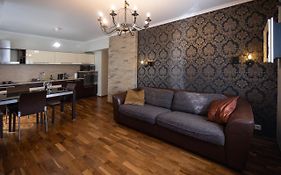 Revalia T1 Airport-Bus Station One-Bedroom Apartment